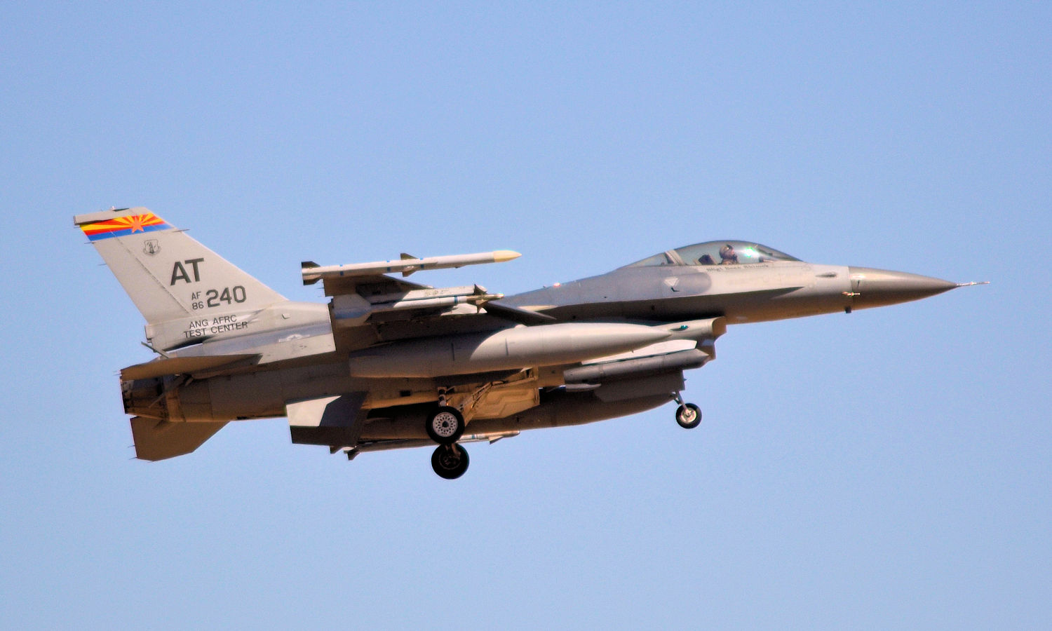 86-0240/860240 USAF - United States Air Force General Dynamics F-16C Fighting Falcon Photo by Warthog1 - AVSpotters.com