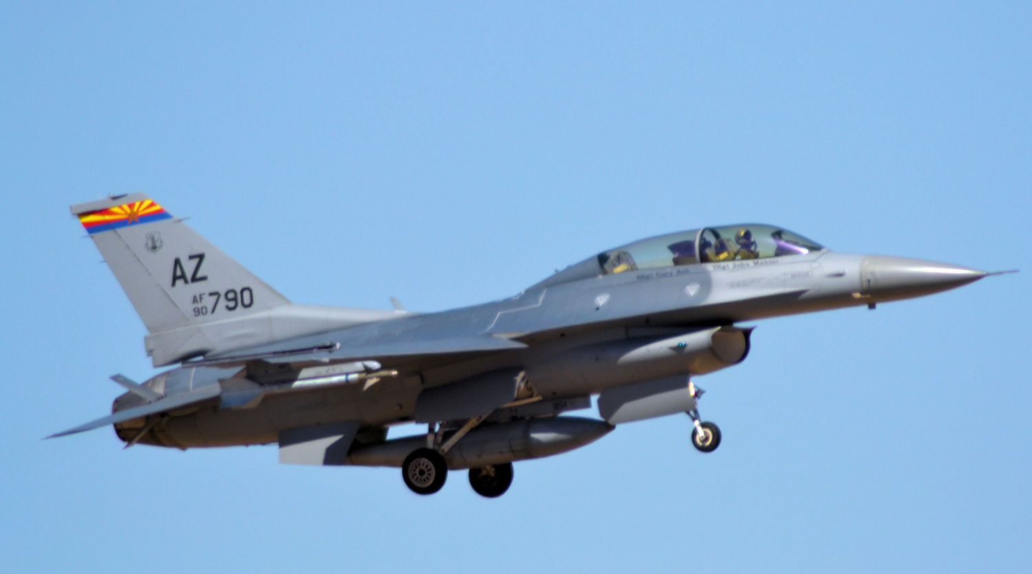 90-0790/900790 USAF - United States Air Force General Dynamics F-16DG Fighting Falcon Photo by Warthog1 - AVSpotters.com