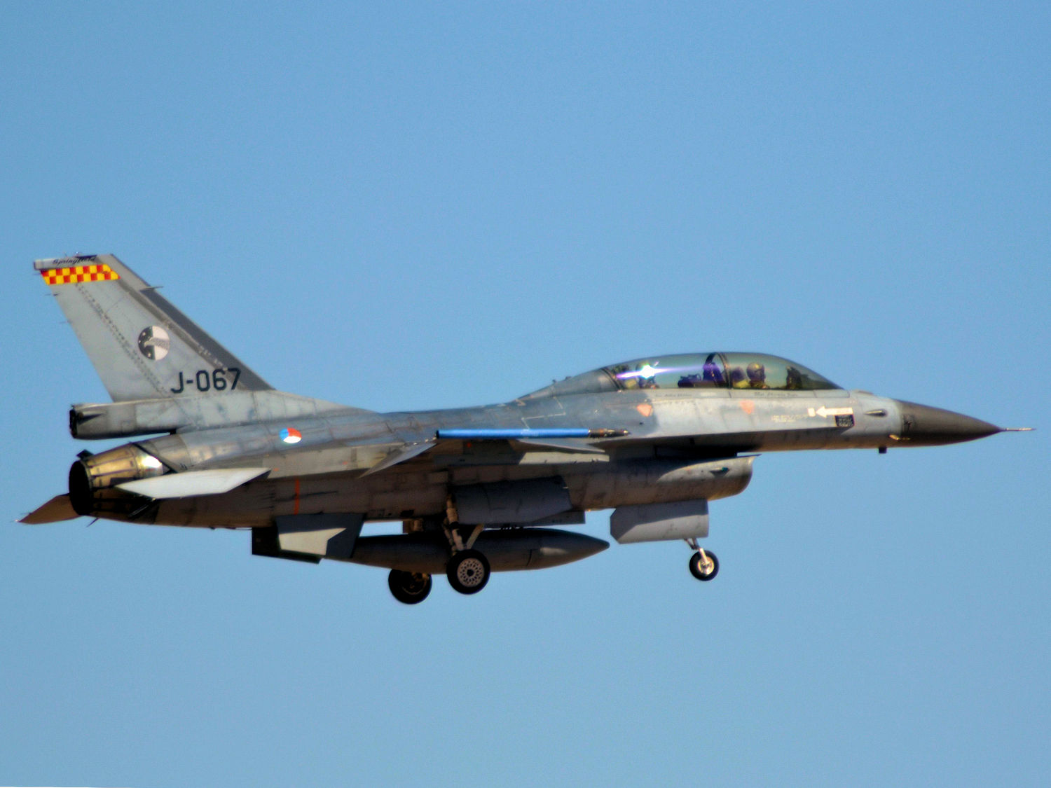 J-067/J067 RNlAF - Royal Netherlands Air Force General Dynamics F-16 Fighting Falcon Airframe Information - AVSpotters.com