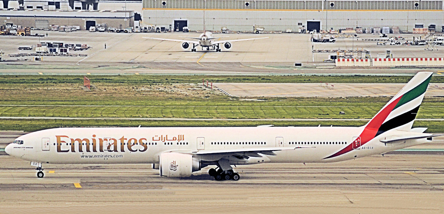 A6-ECX/A6ECX Emirates Airlines Boeing 777-31HER Photo by Warthog1 - AVSpotters.com