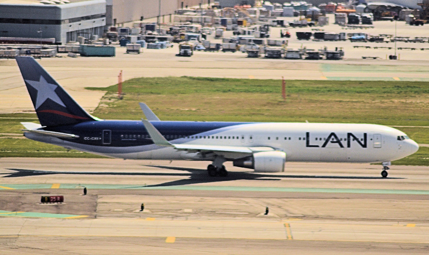 CC-CXE/CCCXE LAN Airlines Boeing 767-316ER(WL) Photo by Warthog1 - AVSpotters.com