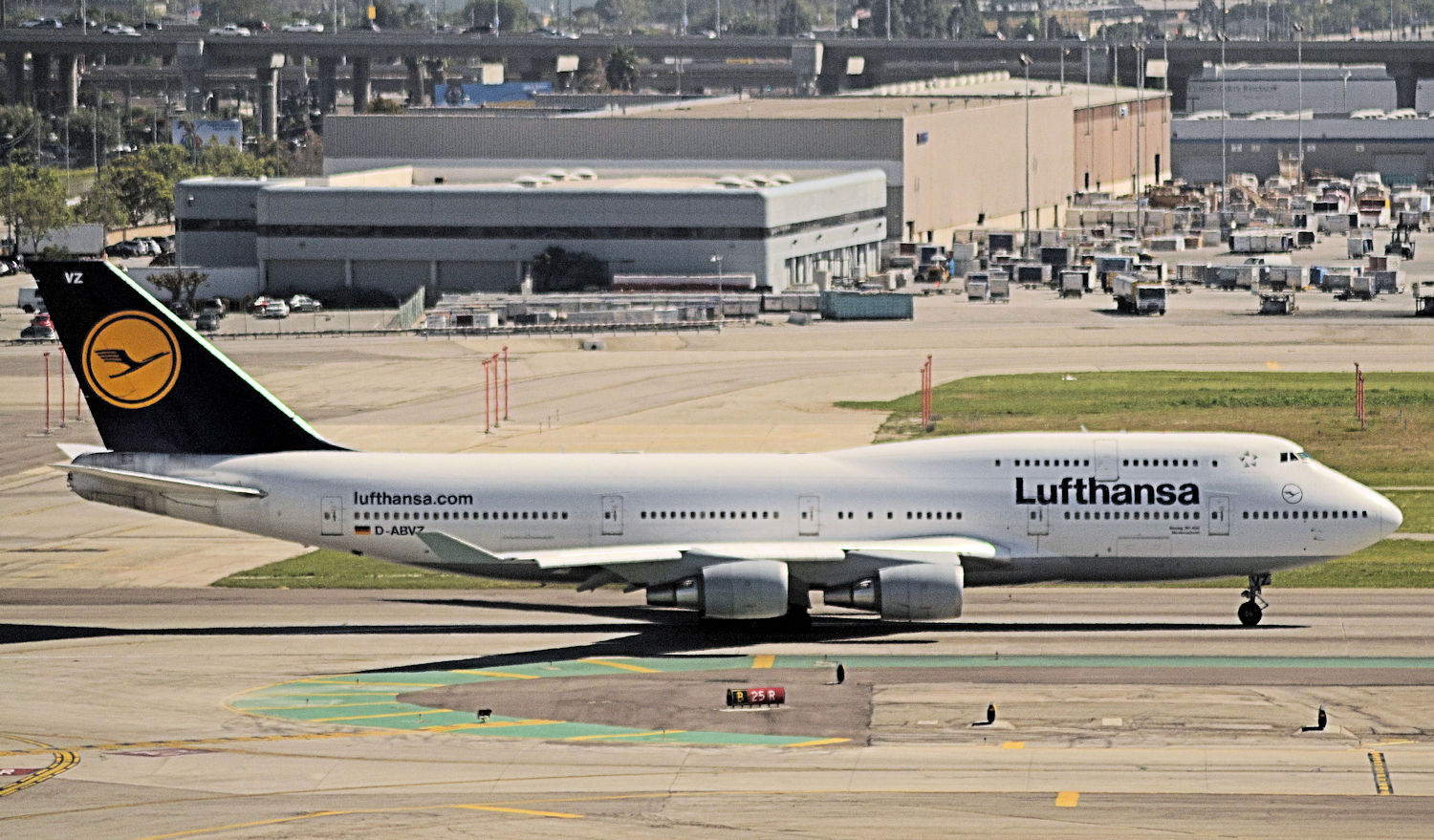 D-ABVZ/DABVZ Lufthansa Boeing 747-430 Photo by Warthog1 - AVSpotters.com