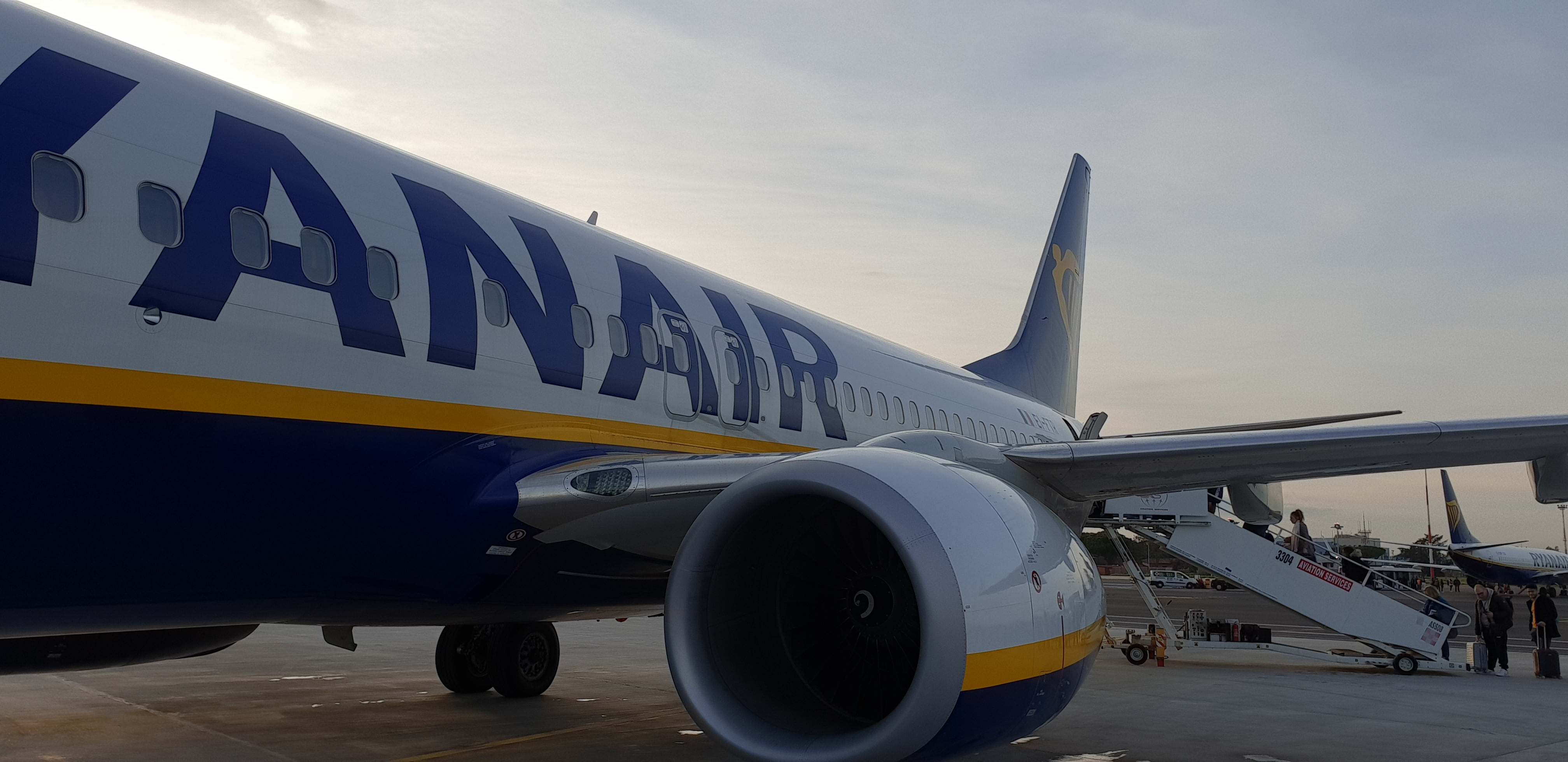 EI-FTR/EIFTR Ryanair Boeing 737-8AS(WL) Photo by RJflyer - AVSpotters.com