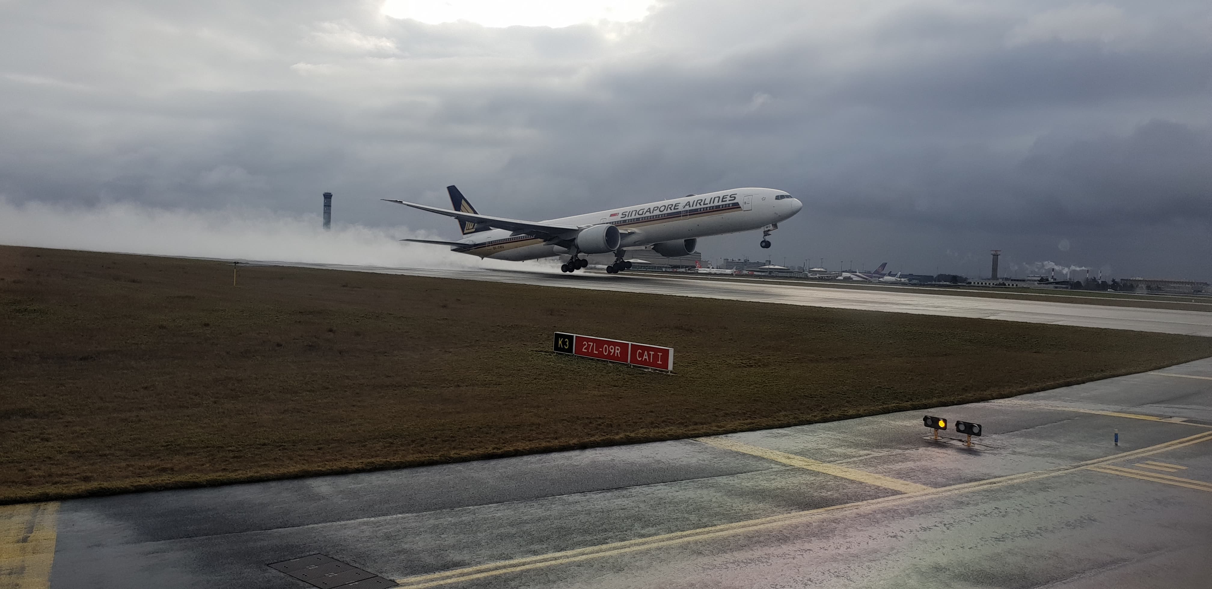 9V-SWU/9VSWU Singapore Airlines Boeing 777-312ER Photo by RJflyer - AVSpotters.com