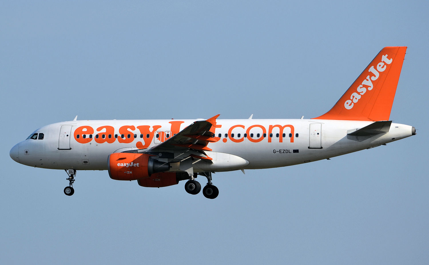 G-EZDL/GEZDL easyJet Airbus A319-111 Photo by Warthog1 - AVSpotters.com