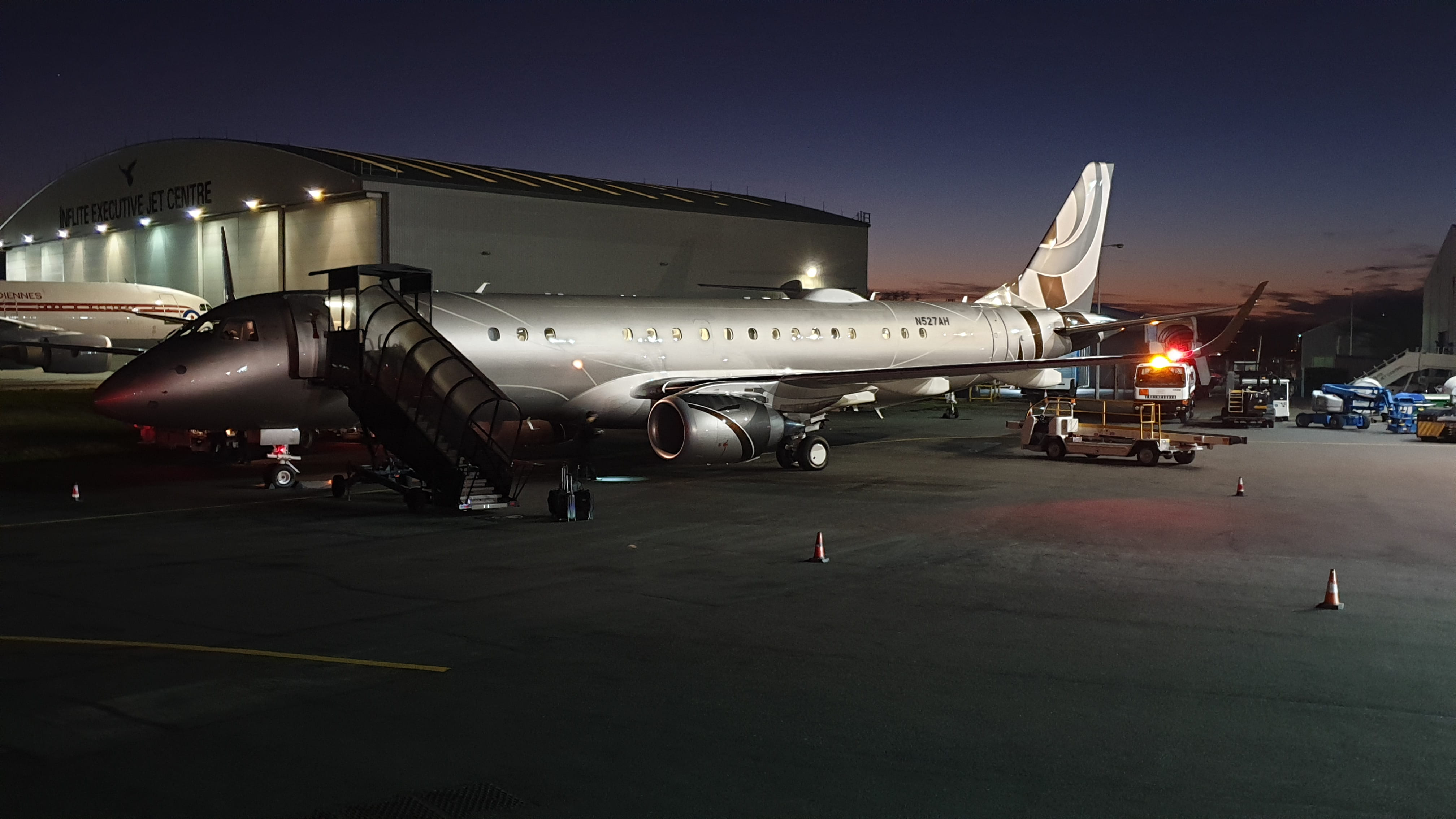 N527AH/N527AH Corporate Embraer ERJ-190ECJ Photo by RJflyer - AVSpotters.com