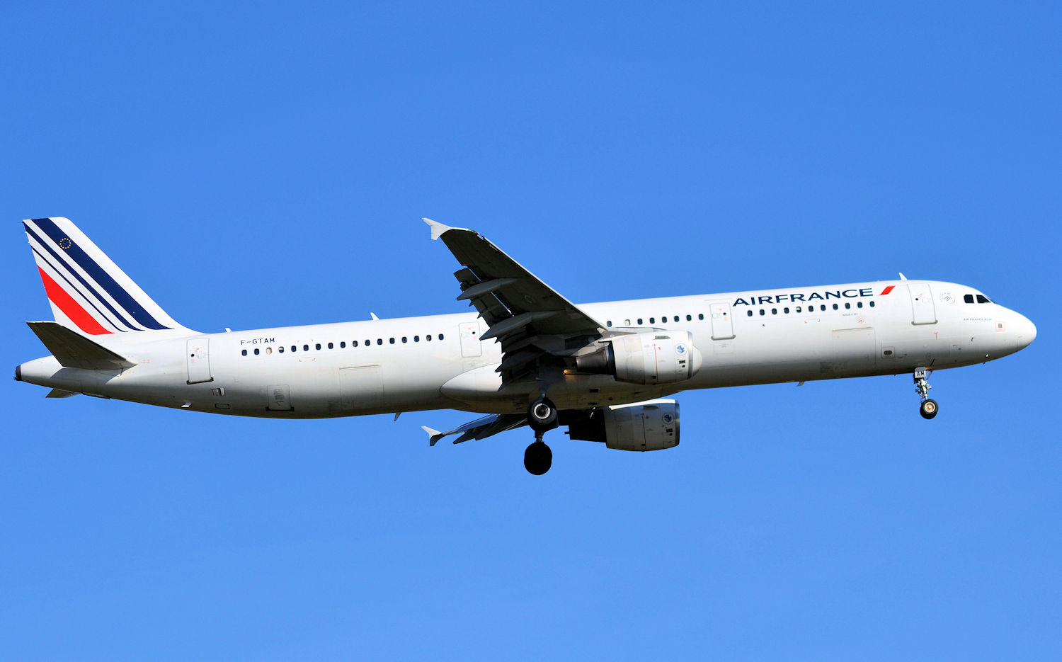 F-GTAM/FGTAM Air France Airbus A321 Airframe Information - AVSpotters.com