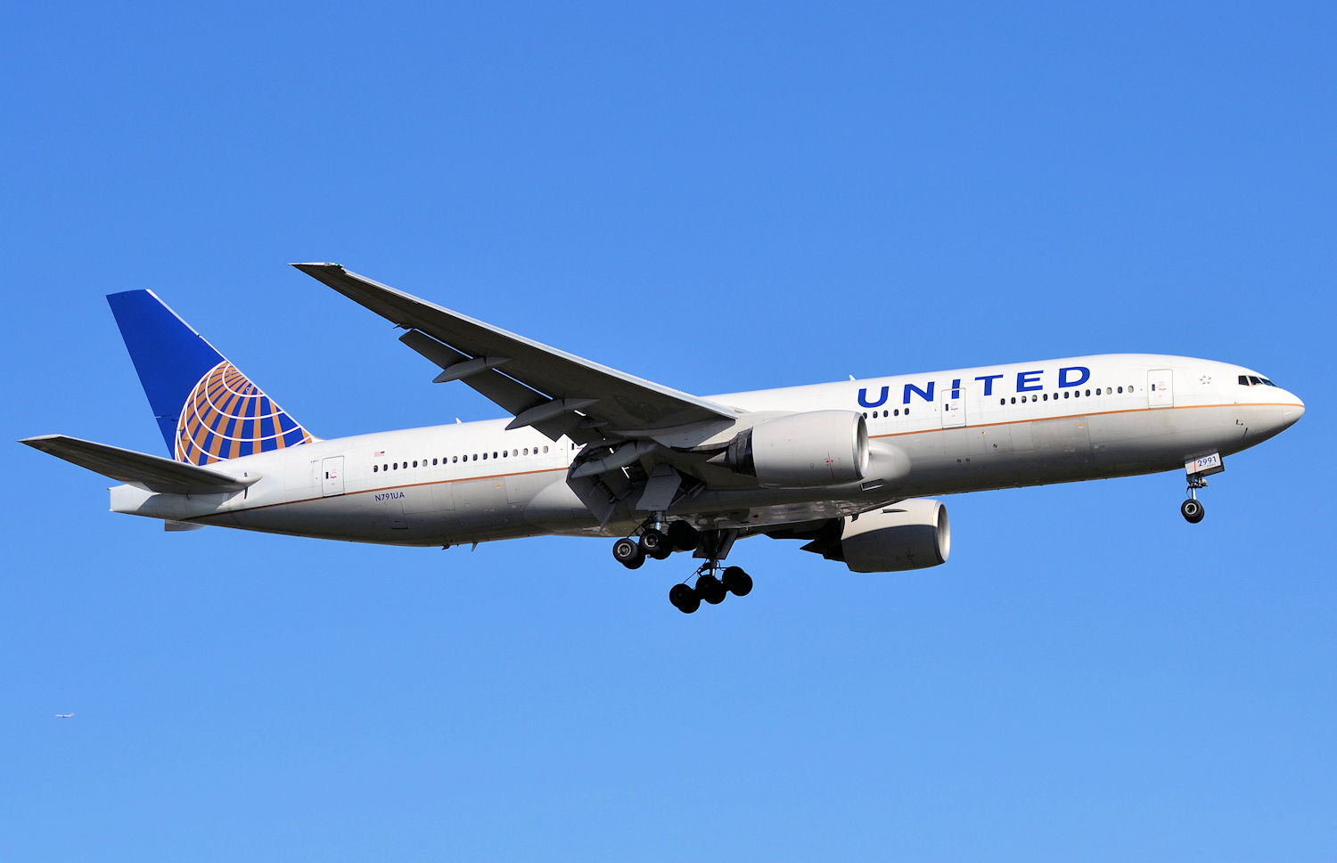 N791UA/N791UA United Airlines Boeing 777 Airframe Information - AVSpotters.com