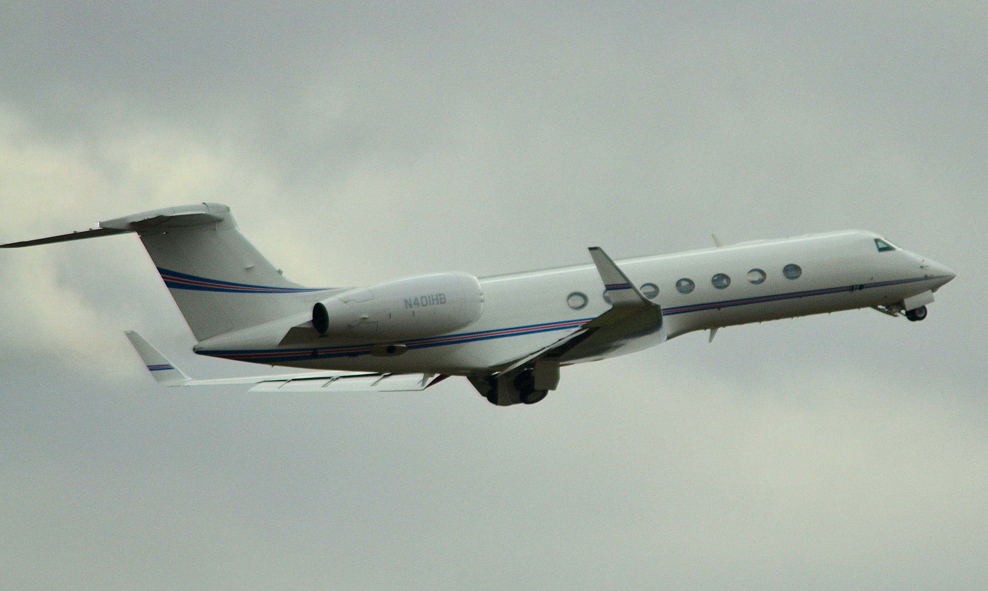 N401HB/N401HB Corporate Gulfstream G550 Photo by Warthog1 - AVSpotters.com