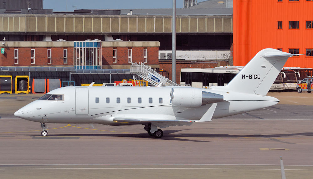 M-BIGG/MBIGG Corporate Bombardier CL-600-2B16 Challenger 605 Photo by Warthog1 - AVSpotters.com