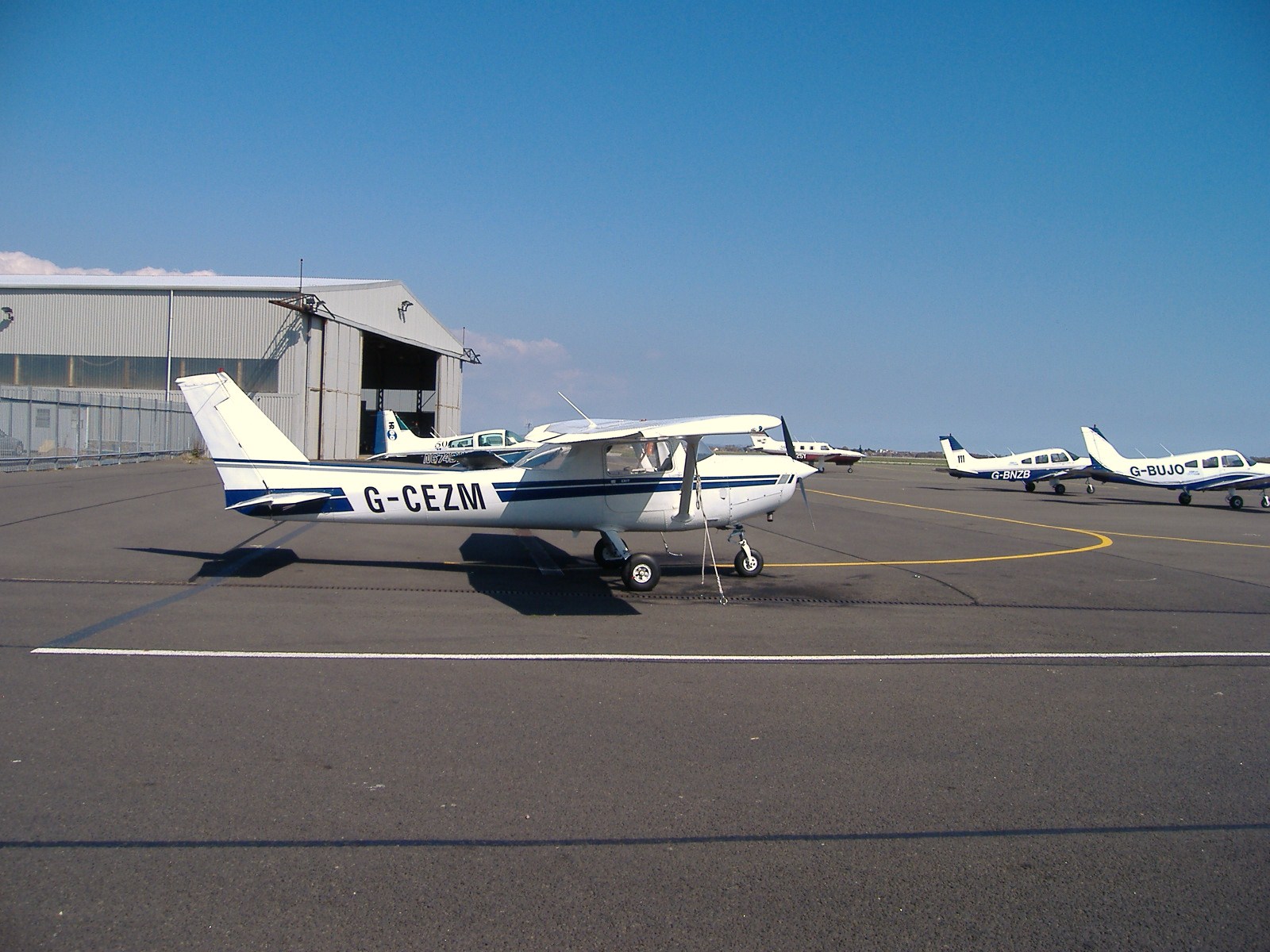 G-CEZM/GCEZM Private Cessna Cessna 152 Photo by RJflyer - AVSpotters.com