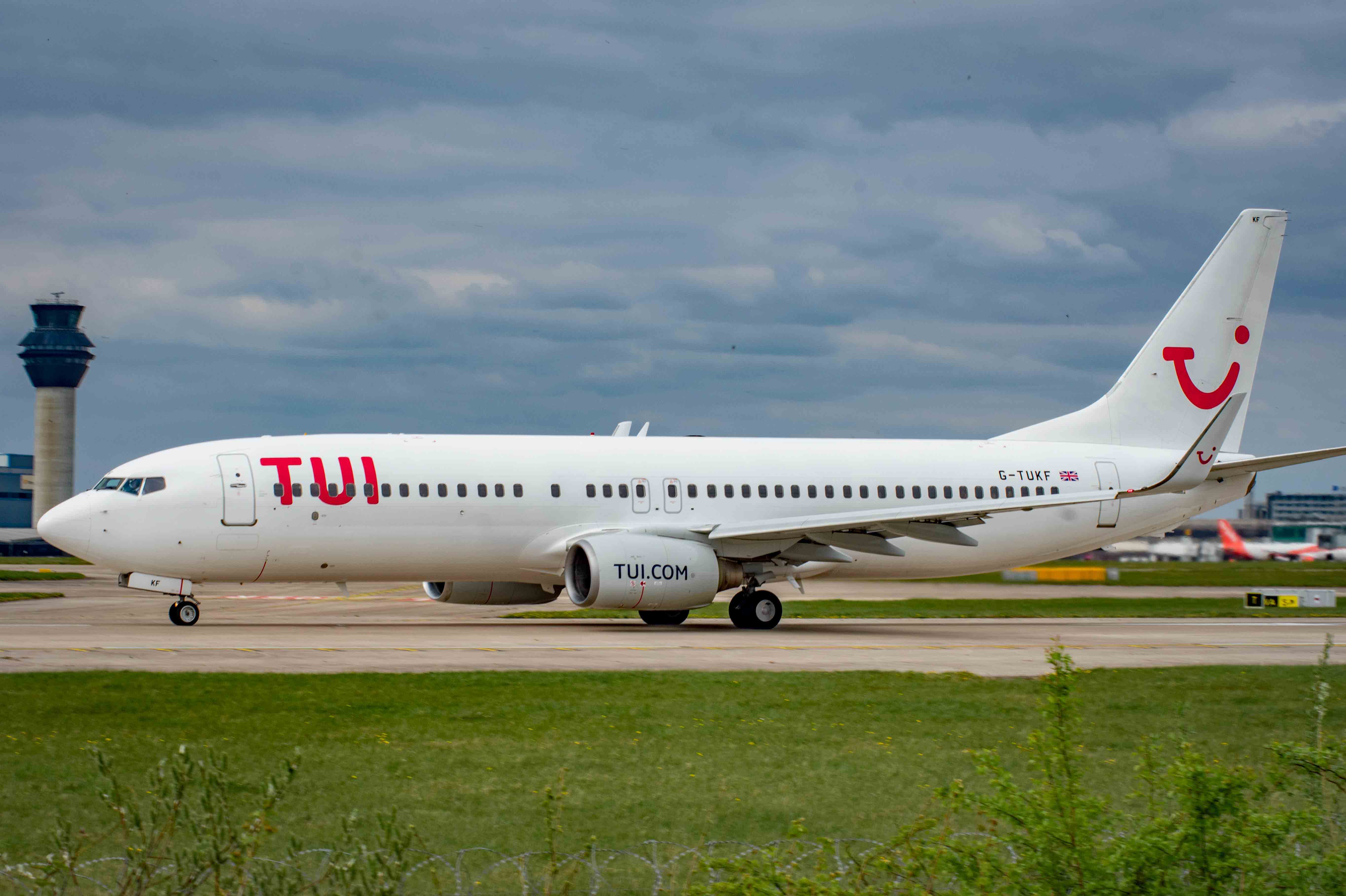 G-TUKF/GTUKF TUI Airways Boeing 737 NG Airframe Information - AVSpotters.com