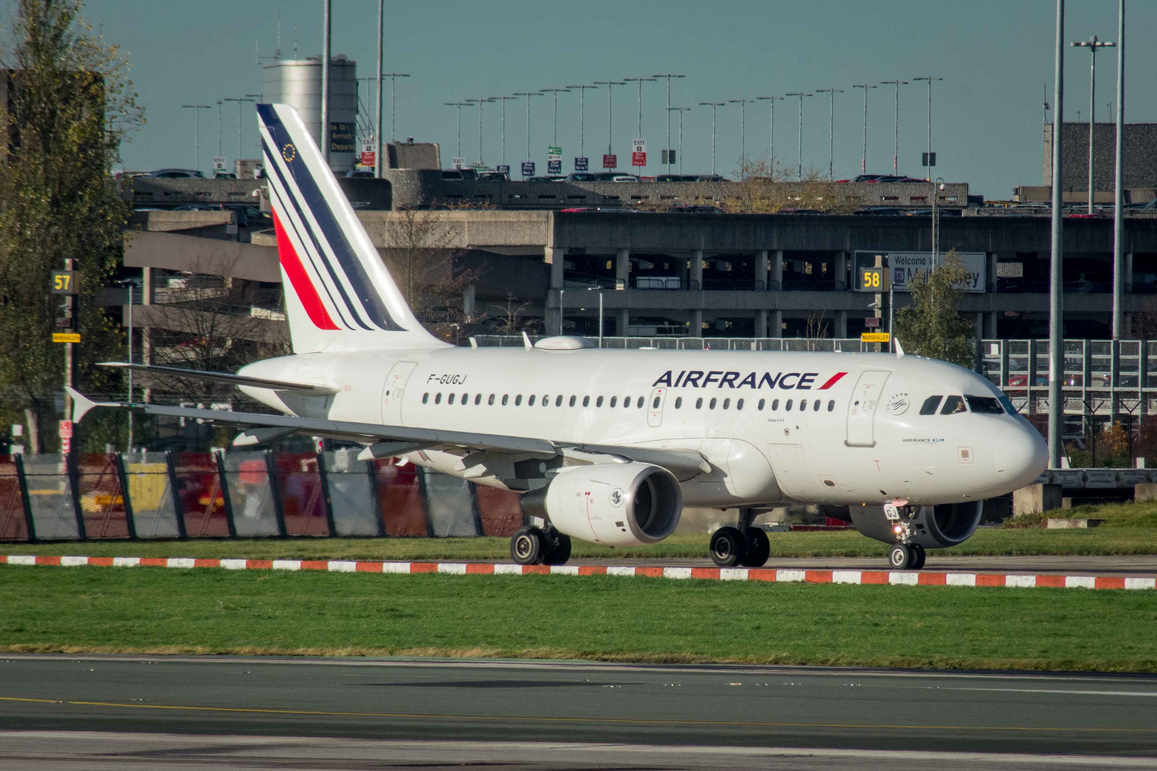 F-GUGJ/FGUGJ Air France Airbus A318 Airframe Information - AVSpotters.com