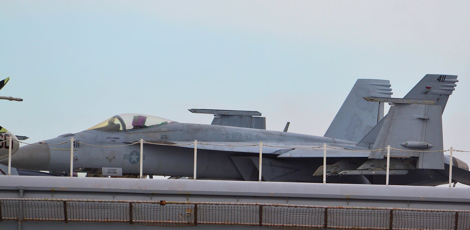 169396/169396 USN - United States Navy McDonnell-Douglas F/A-18E Super Hornet Photo by Warthog1 - AVSpotters.com