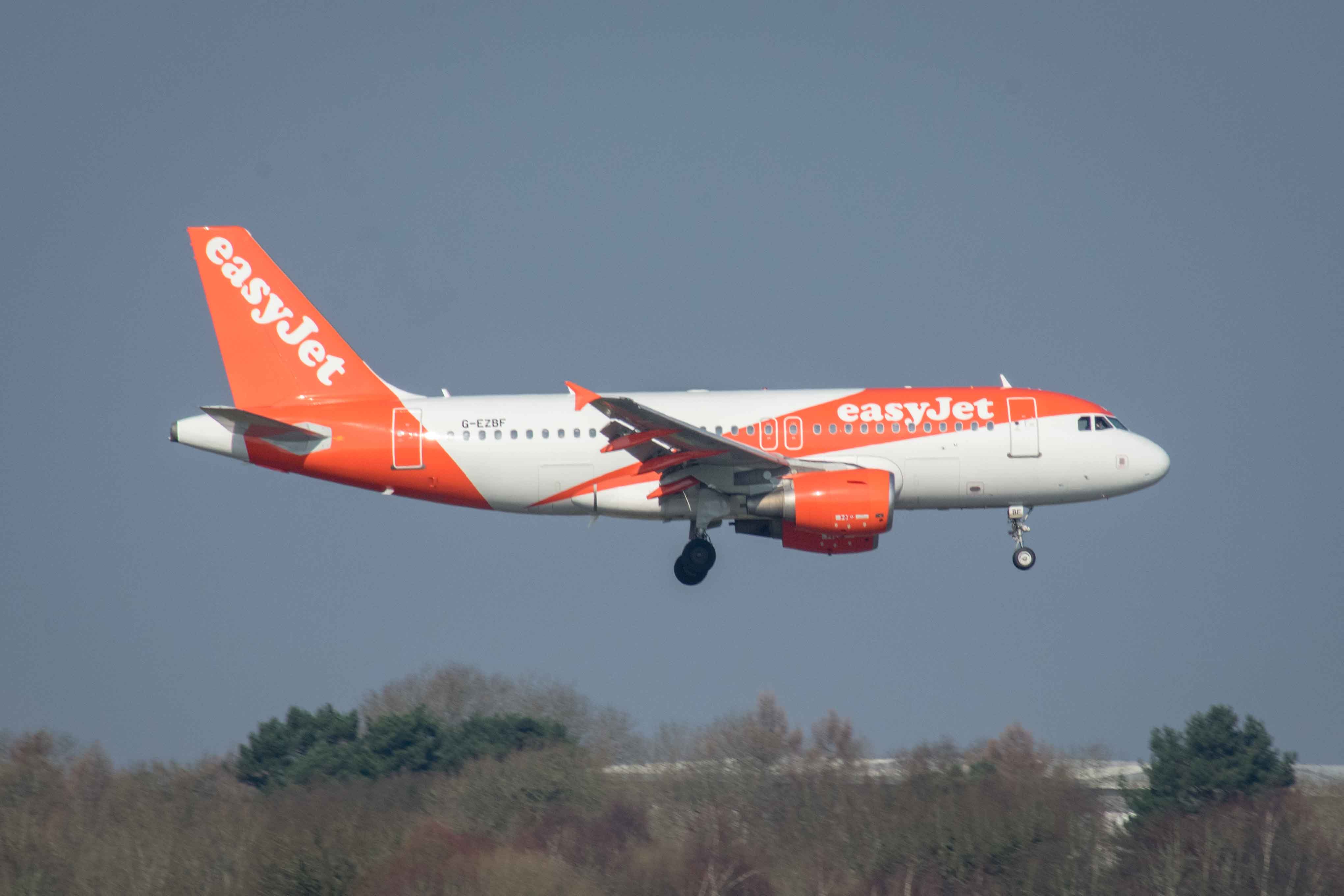 G-EZBF/GEZBF easyJet Airbus A319-111 Photo by AV8 Photos - AVSpotters.com