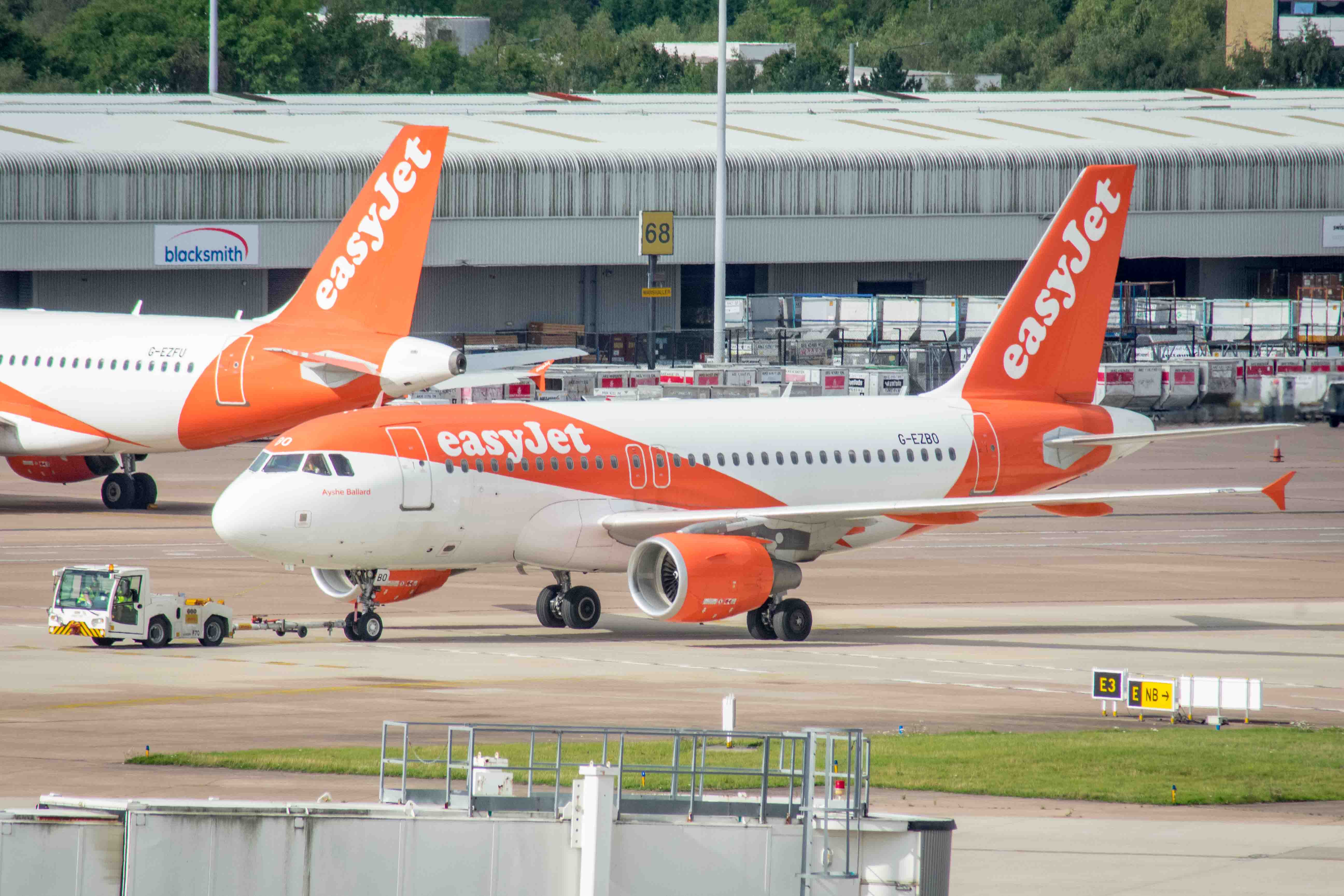 G-EZBO/GEZBO easyJet Airbus A319-111 Photo by AV8 Photos - AVSpotters.com