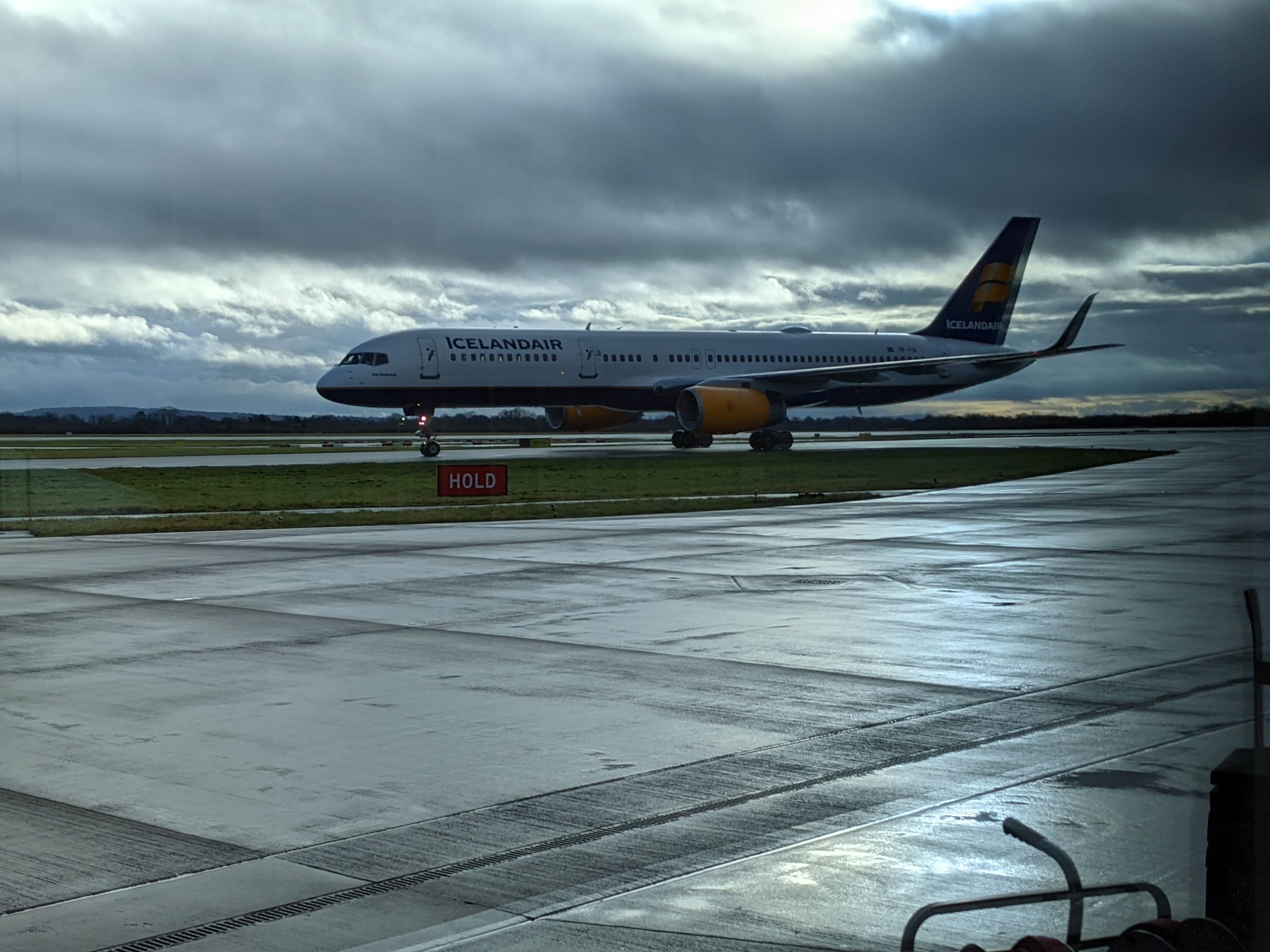 TF-FIA/TFFIA Icelandair Boeing 757-256(WL) Photo by RJflyer - AVSpotters.com