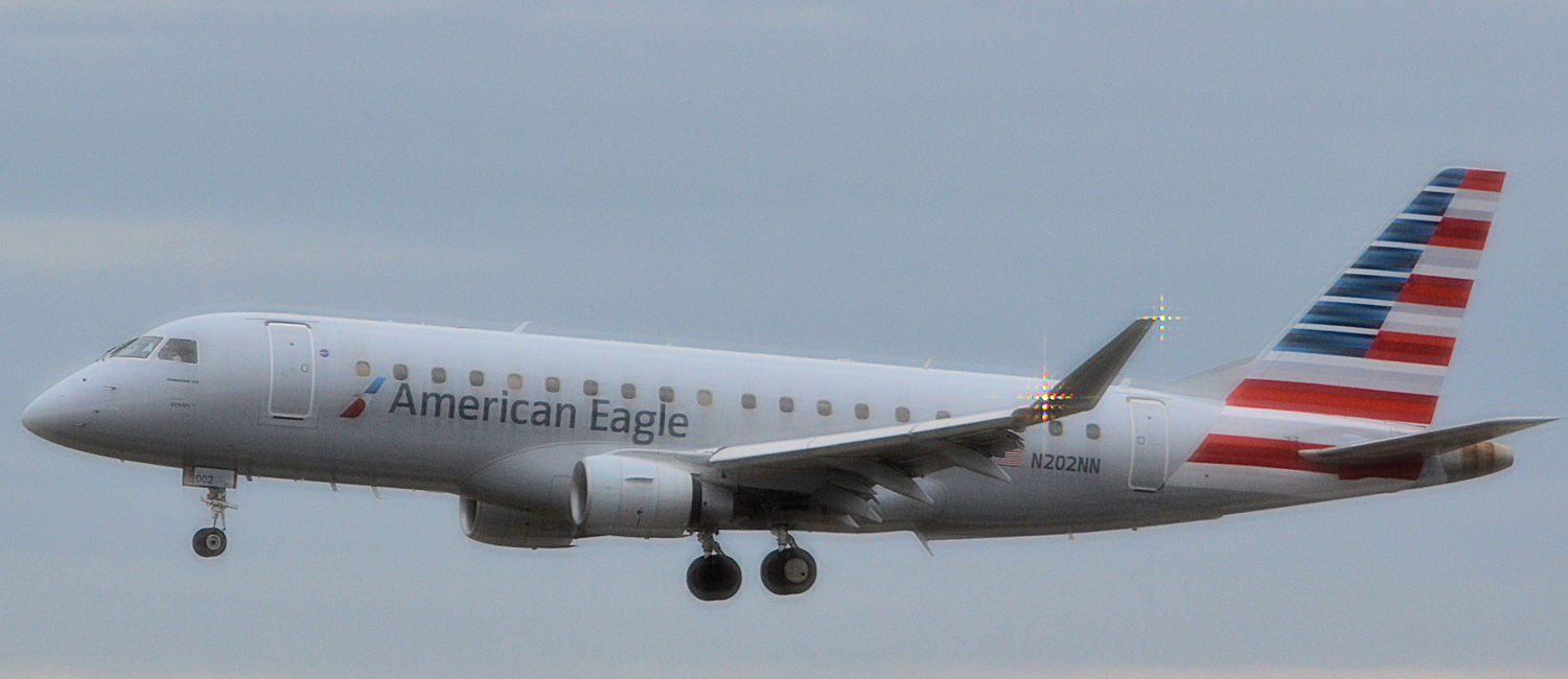 N202NN/N202NN American Eagle Embraer ERJ-175LR Photo by Warthog1 - AVSpotters.com