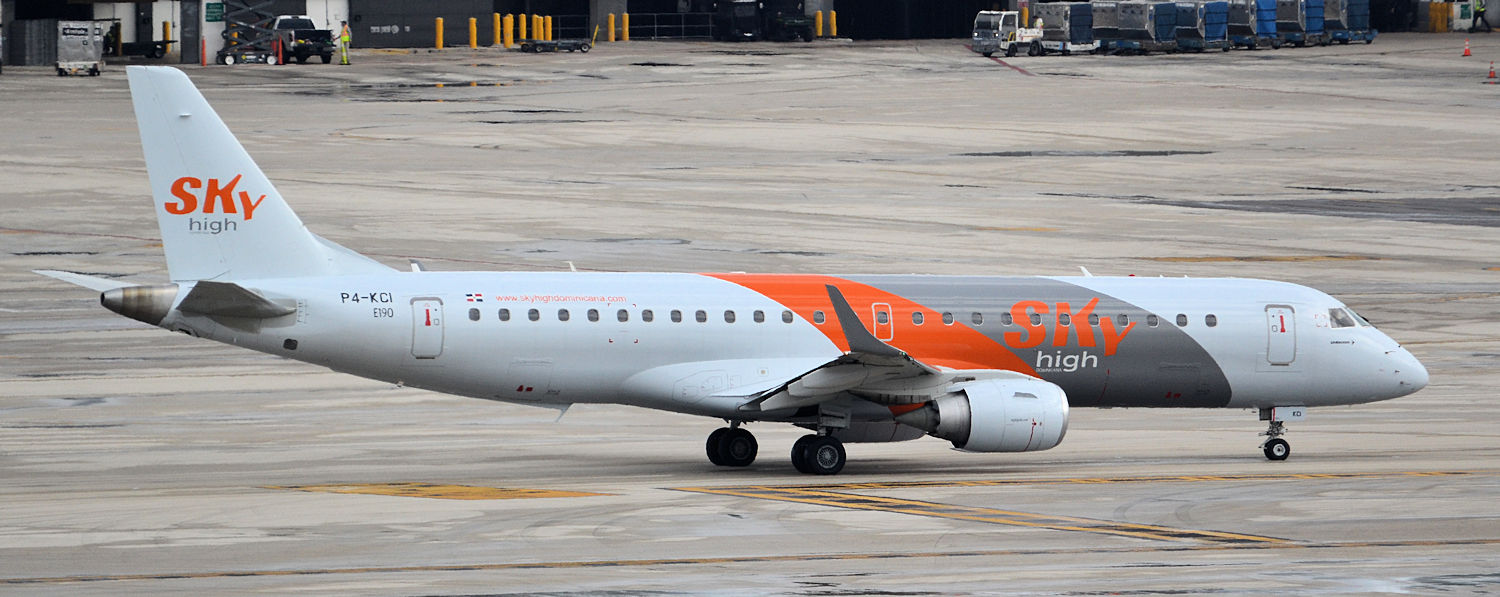 P4-KCI/P4KCI Sky High Embraer ERJ-190LR Photo by Warthog1 - AVSpotters.com