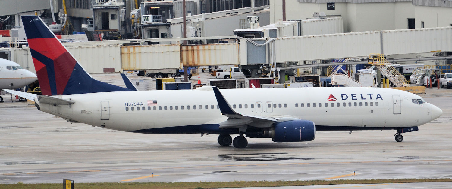 N3754A/N3754A Delta Air Lines Boeing 737-832(WL) Photo by Warthog1 - AVSpotters.com