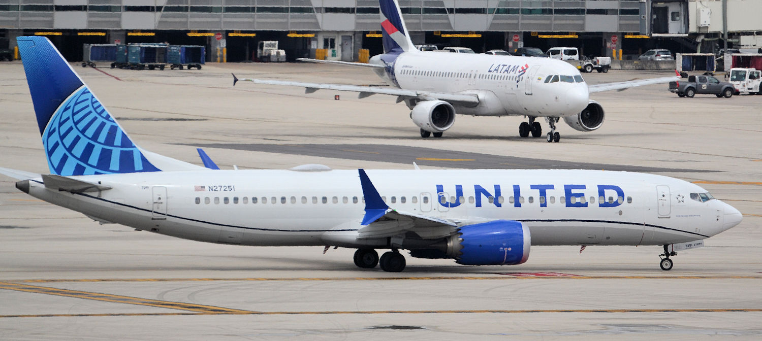 N27251/N27251 United Airlines Boeing 737-MAX8 Photo by Warthog1 - AVSpotters.com