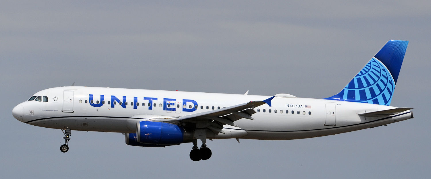 N407UA/N407UA United Airlines Airbus A320-232 Photo by Warthog1 - AVSpotters.com