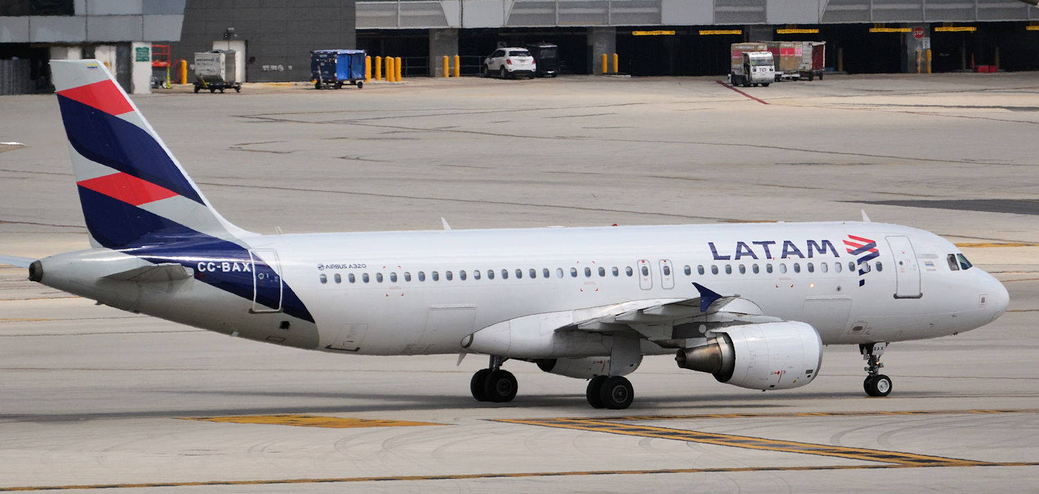 CC-BAX/CCBAX LATAM Airlines Chile Airbus A320-214 Photo by Warthog1 - AVSpotters.com