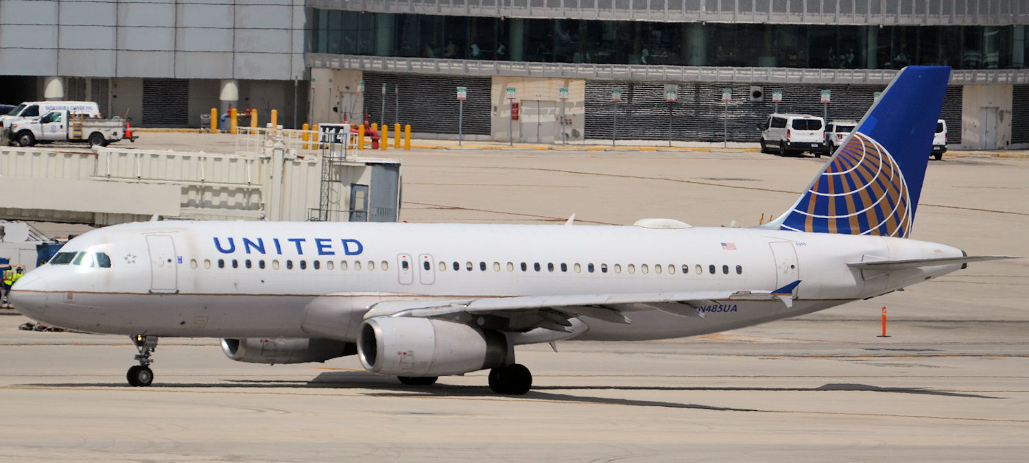 N485UA/N485UA United Airlines Airbus A320-232 Photo by Warthog1 - AVSpotters.com