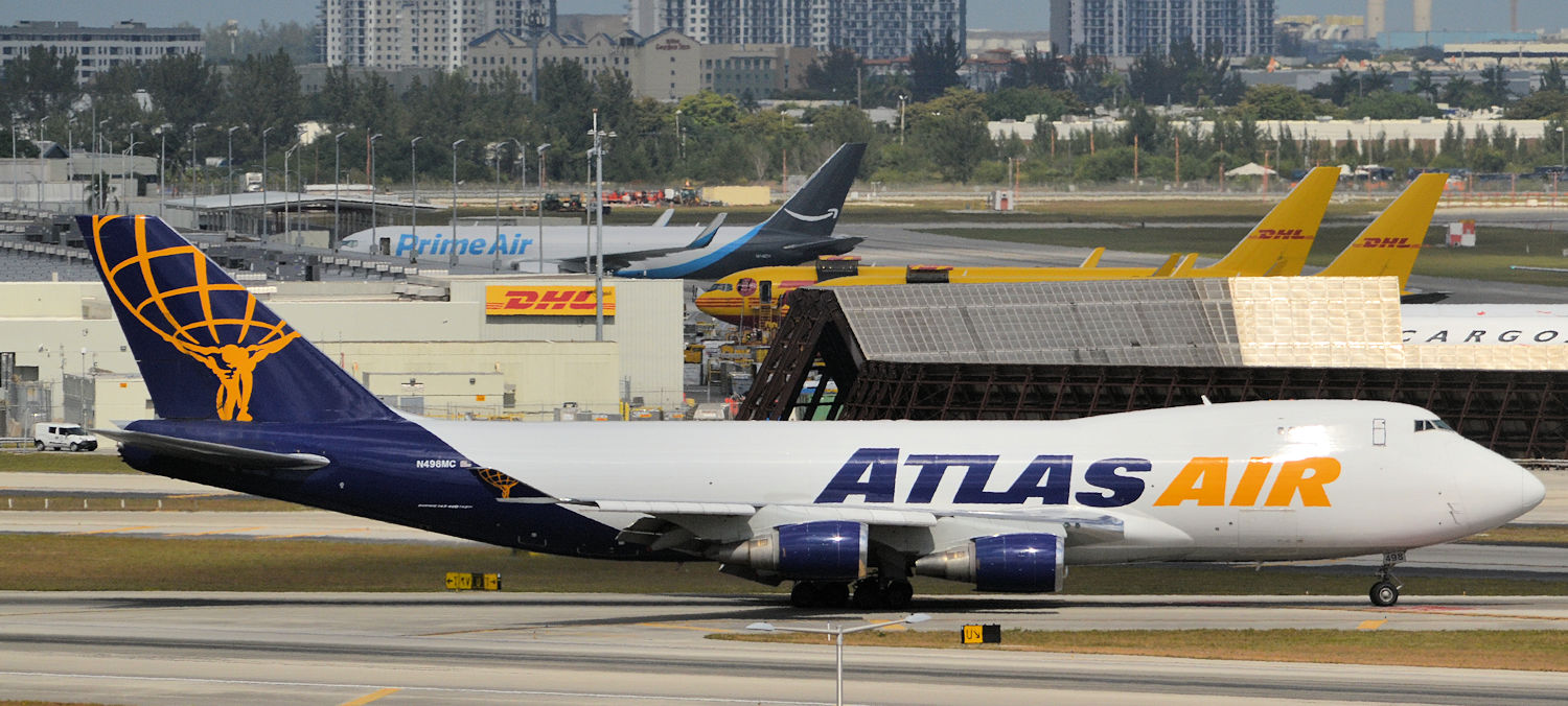 N498MC/N498MC Atlas Air Boeing 747-47UF Photo by Warthog1 - AVSpotters.com