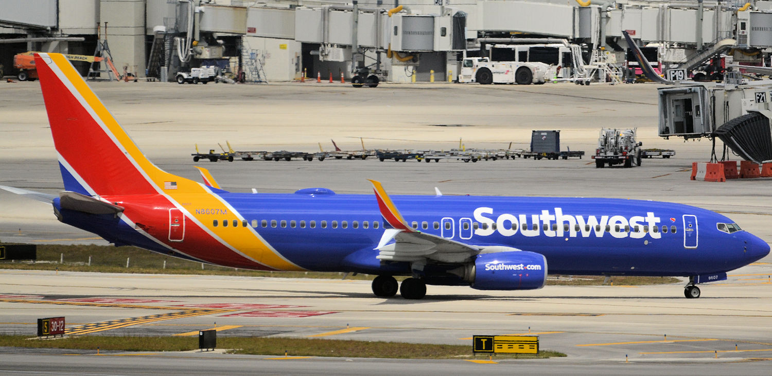 N8607M/N8607M Southwest Airlines Boeing 737-8H4(WL) Photo by Warthog1 - AVSpotters.com