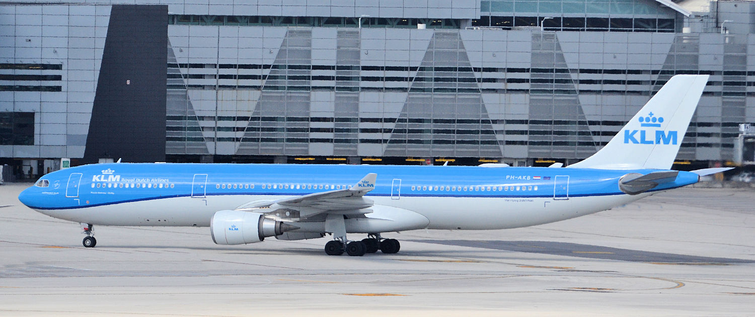 PH-AKB/PHAKB KLM Royal Dutch Airlines Airbus A330-303 Photo by Warthog1 - AVSpotters.com