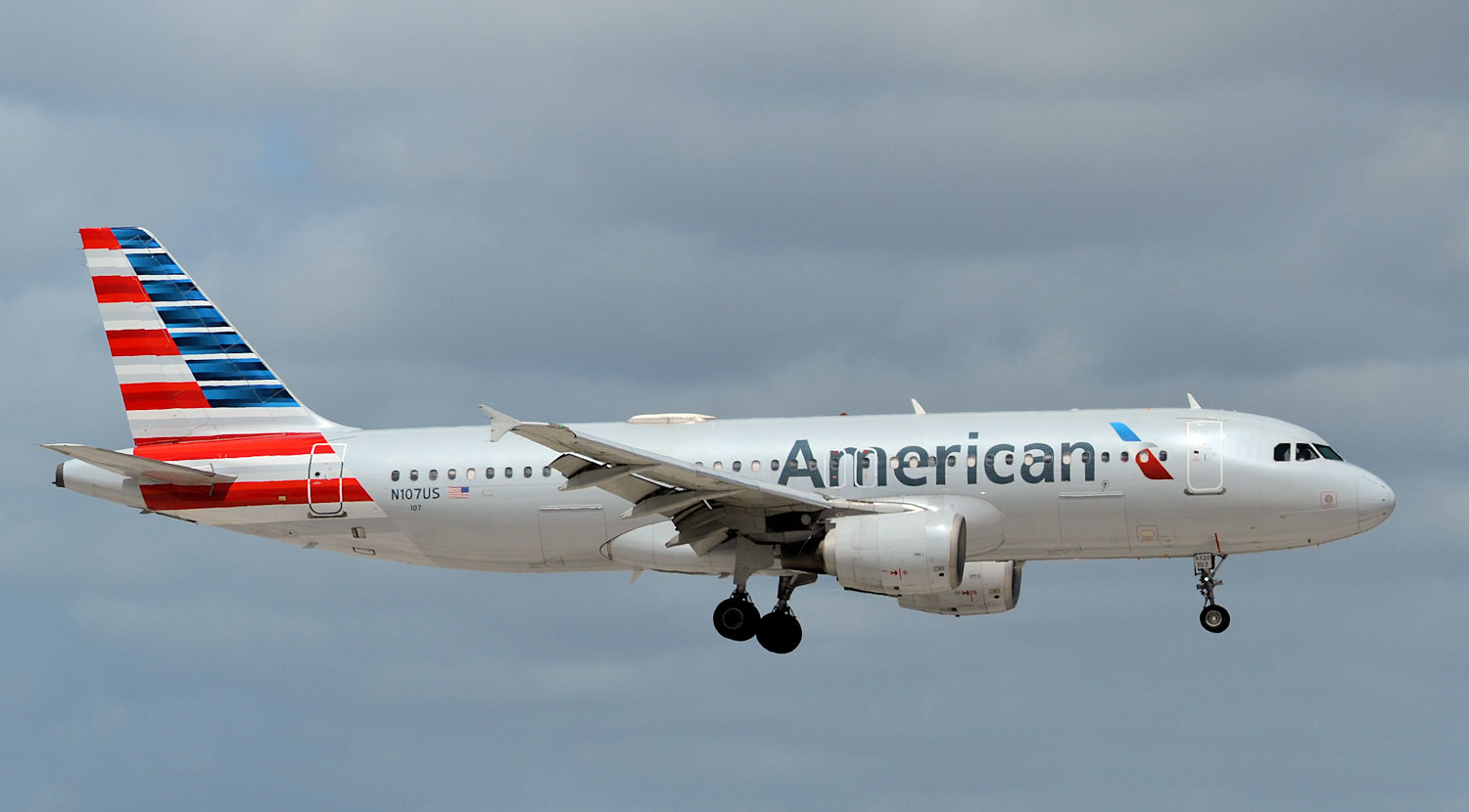 N107US/N107US American Airlines Airbus A320-214 Photo by Warthog1 - AVSpotters.com