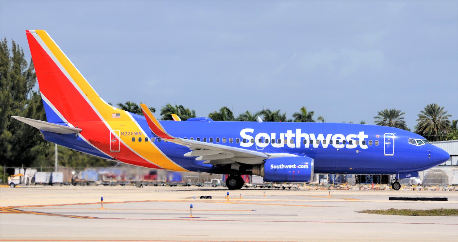 N225WN/N225WN Southwest Airlines Boeing 737-7H4(WL) Photo by Warthog1 - AVSpotters.com