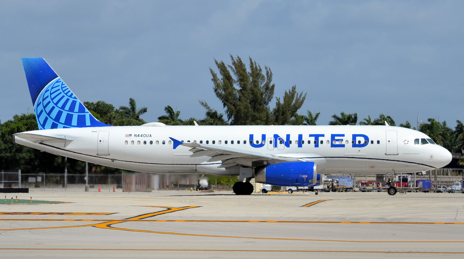 N440UA/N440UA United Airlines Airbus A320-232 Photo by Warthog1 - AVSpotters.com