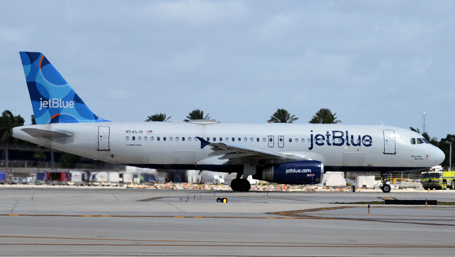 N645JB/N645JB JetBlue Airways Airbus A320-232 Photo by Warthog1 - AVSpotters.com