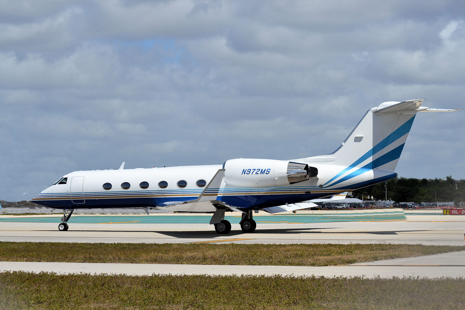 N972MS/N972MS Corporate Gulfstream Gulfstream G-IV SP Photo by Warthog1 - AVSpotters.com