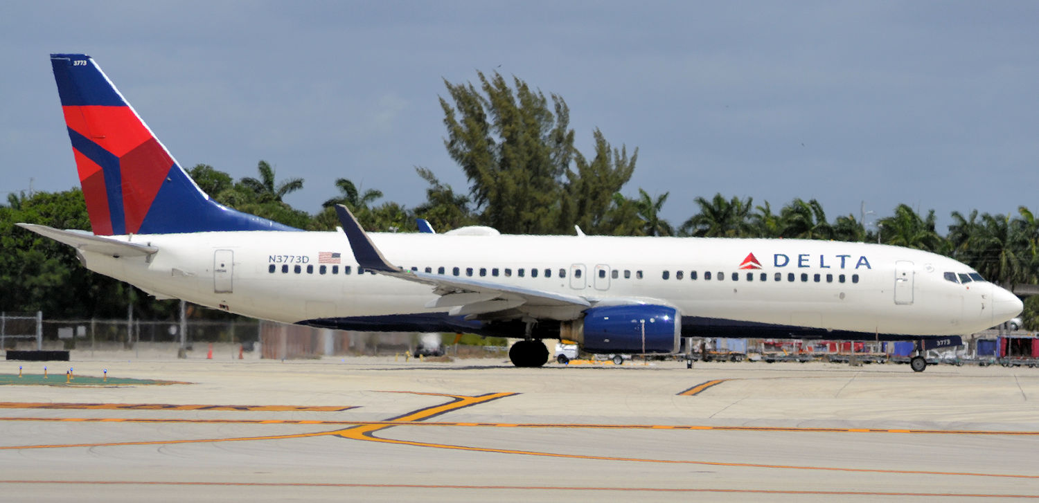 N3773D/N3773D Delta Air Lines Boeing 737-832(WL) Photo by Warthog1 - AVSpotters.com