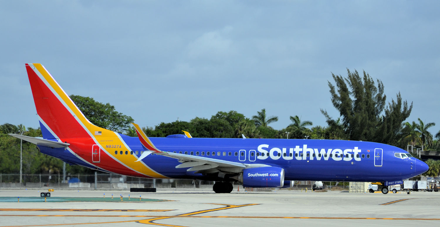 N8327A/N8327A Southwest Airlines Boeing 737-8H4(WL) Photo by Warthog1 - AVSpotters.com