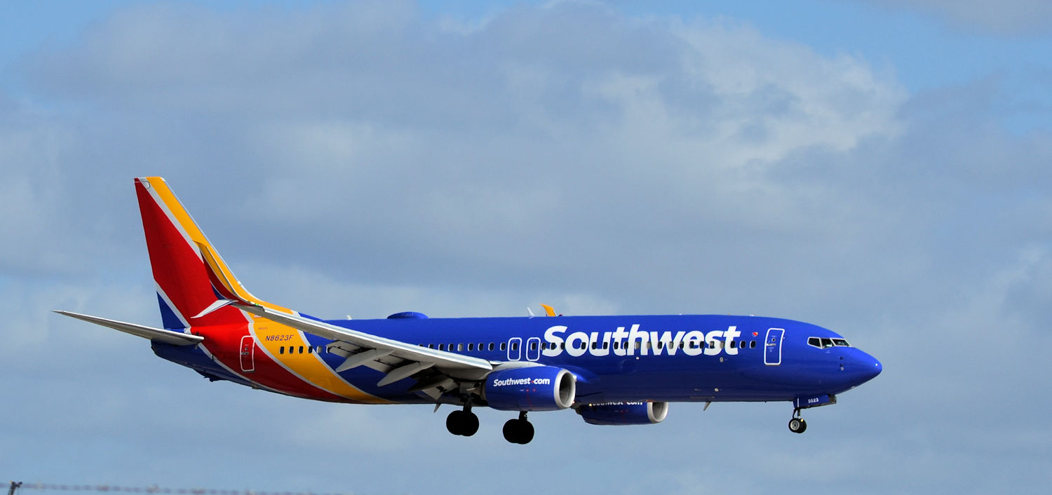 N8623F/N8623F Southwest Airlines Boeing 737-8H4(WL) Photo by Warthog1 - AVSpotters.com