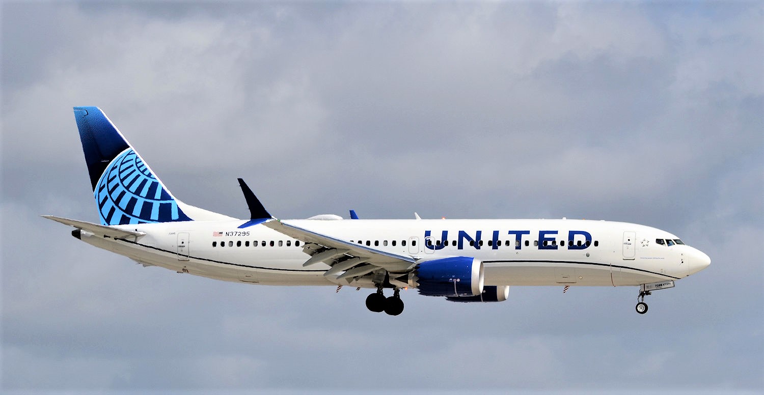 N37295/N37295 United Airlines Boeing 737-MAX8 Photo by Warthog1 - AVSpotters.com