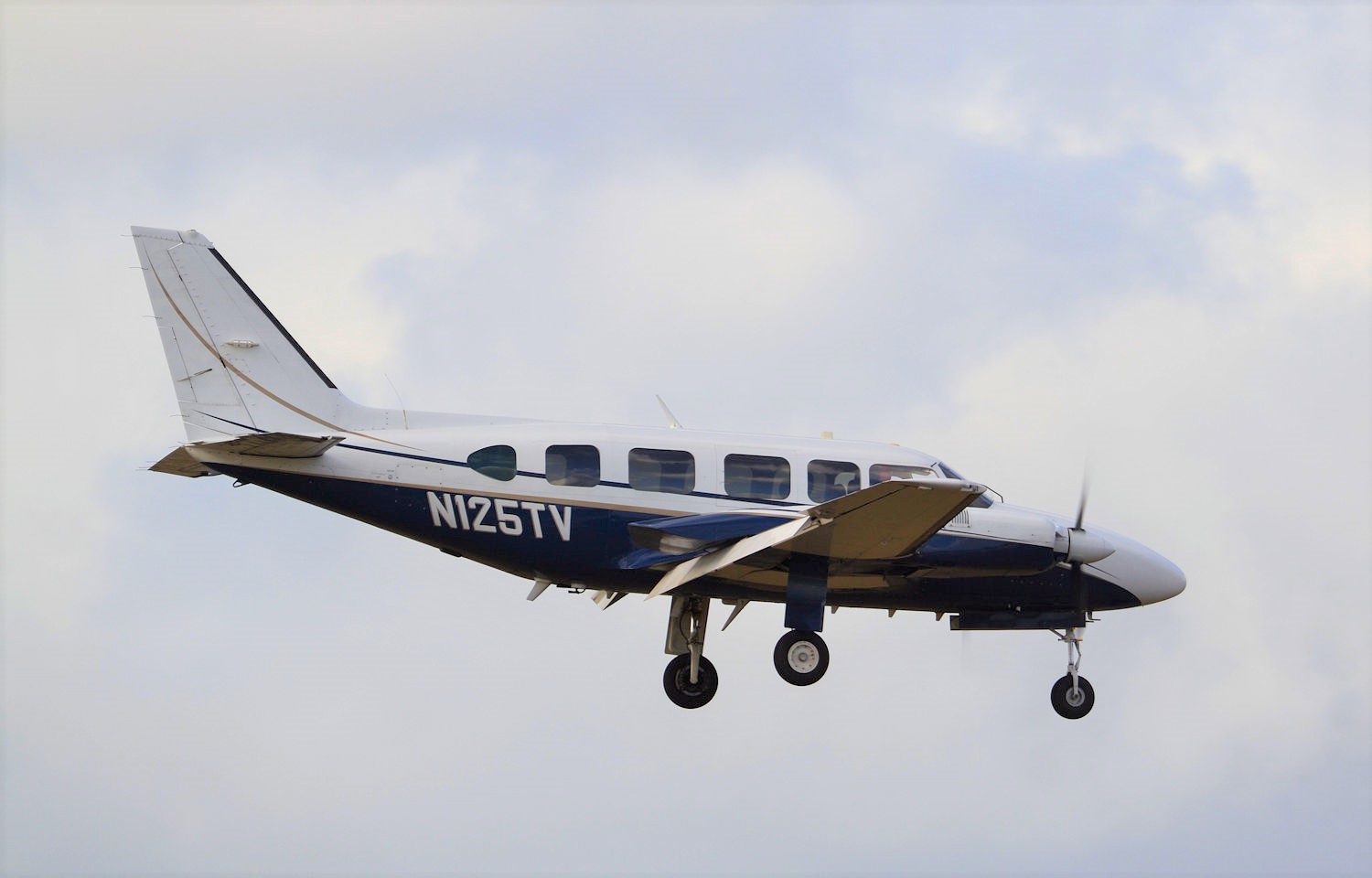 N125TV/N125TV Private Piper PA-31-350 Chieftain Photo by Warthog1 - AVSpotters.com