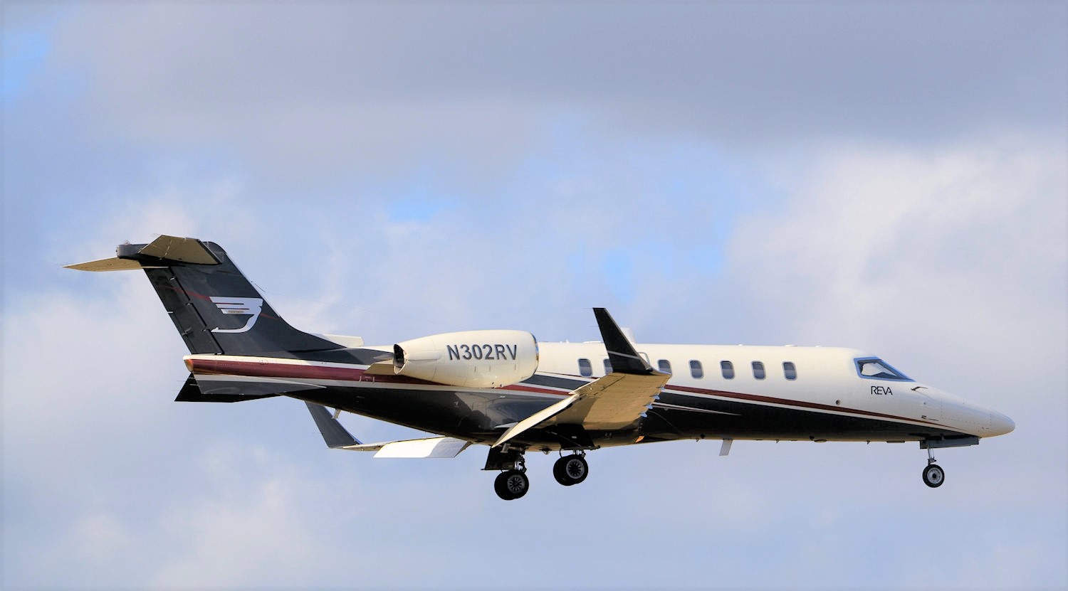 N302RV/N302RV Corporate Bombardier Learjet 45 Photo by Warthog1 - AVSpotters.com