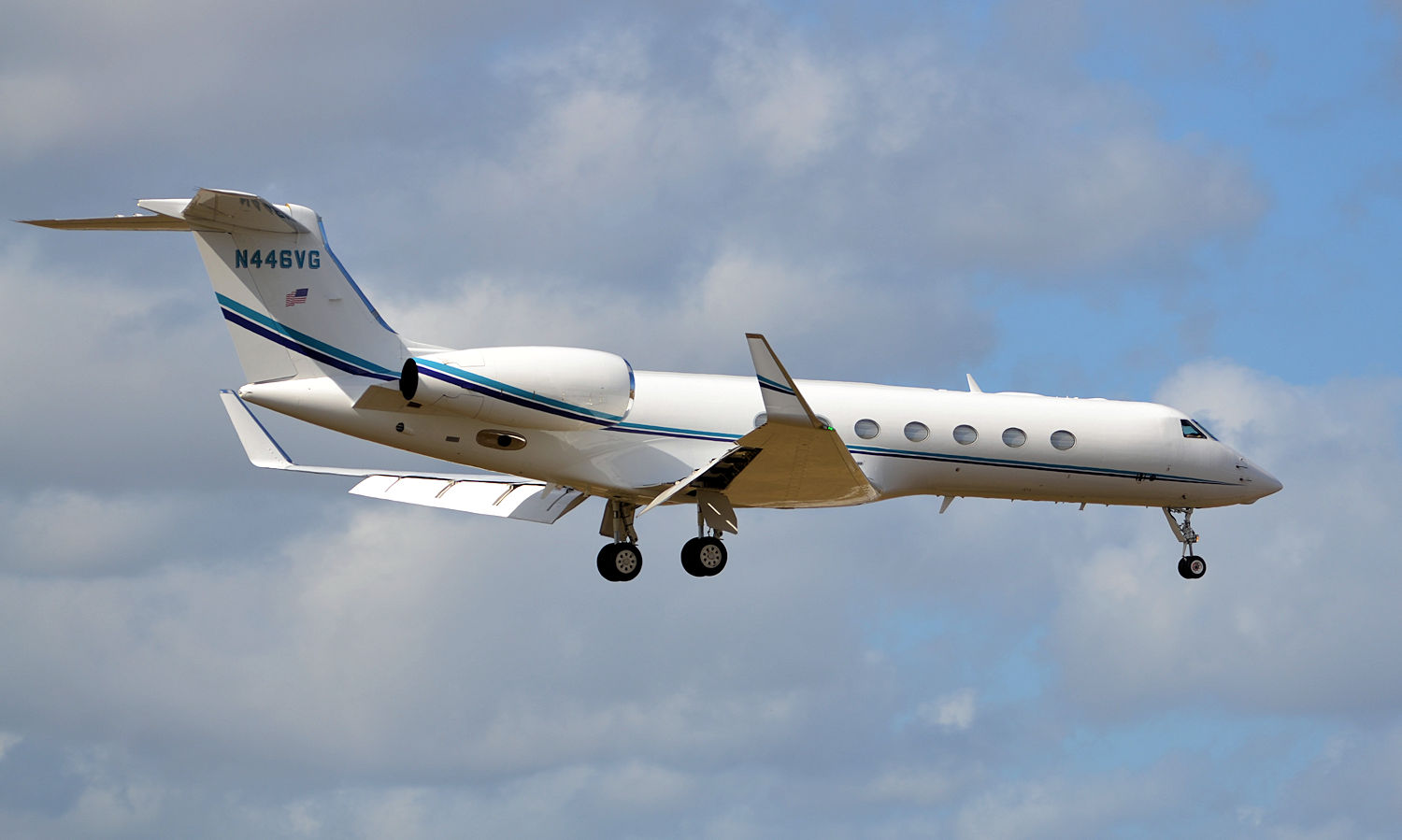 N446VG/N446VG Corporate Gulfstream G550 Photo by Warthog1 - AVSpotters.com