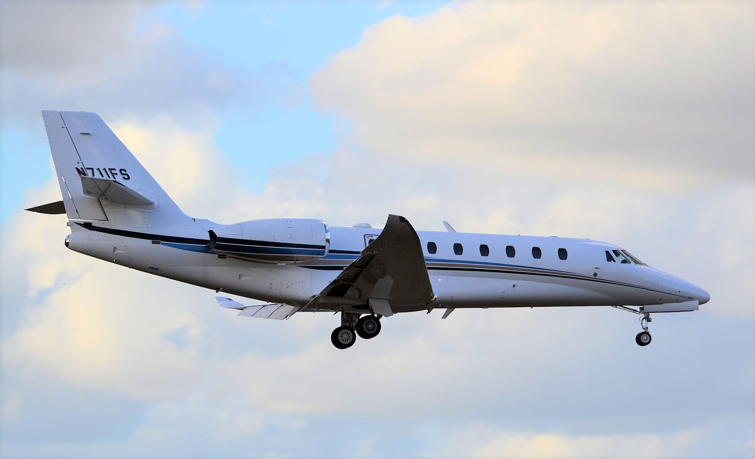 N711FS/N711FS Corporate Cessna 680 Citation Sovereign+ Photo by Warthog1 - AVSpotters.com