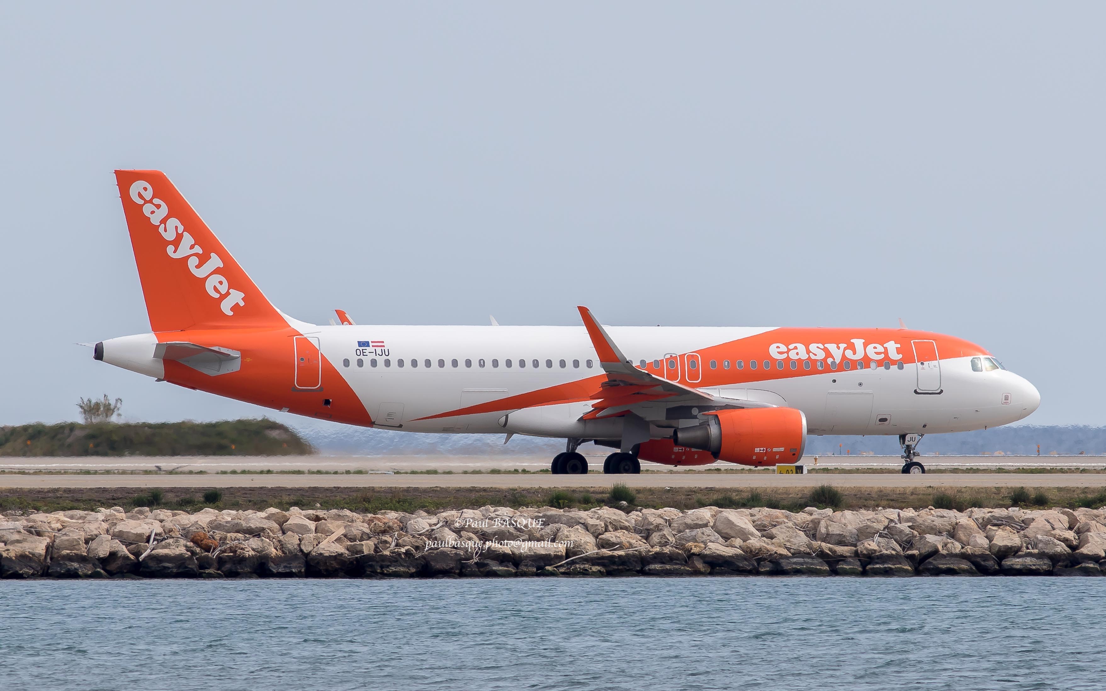 OE-IJU/OEIJU easyJet Europe Airbus A320-214(SL) Photo by Erazkiel - AVSpotters.com