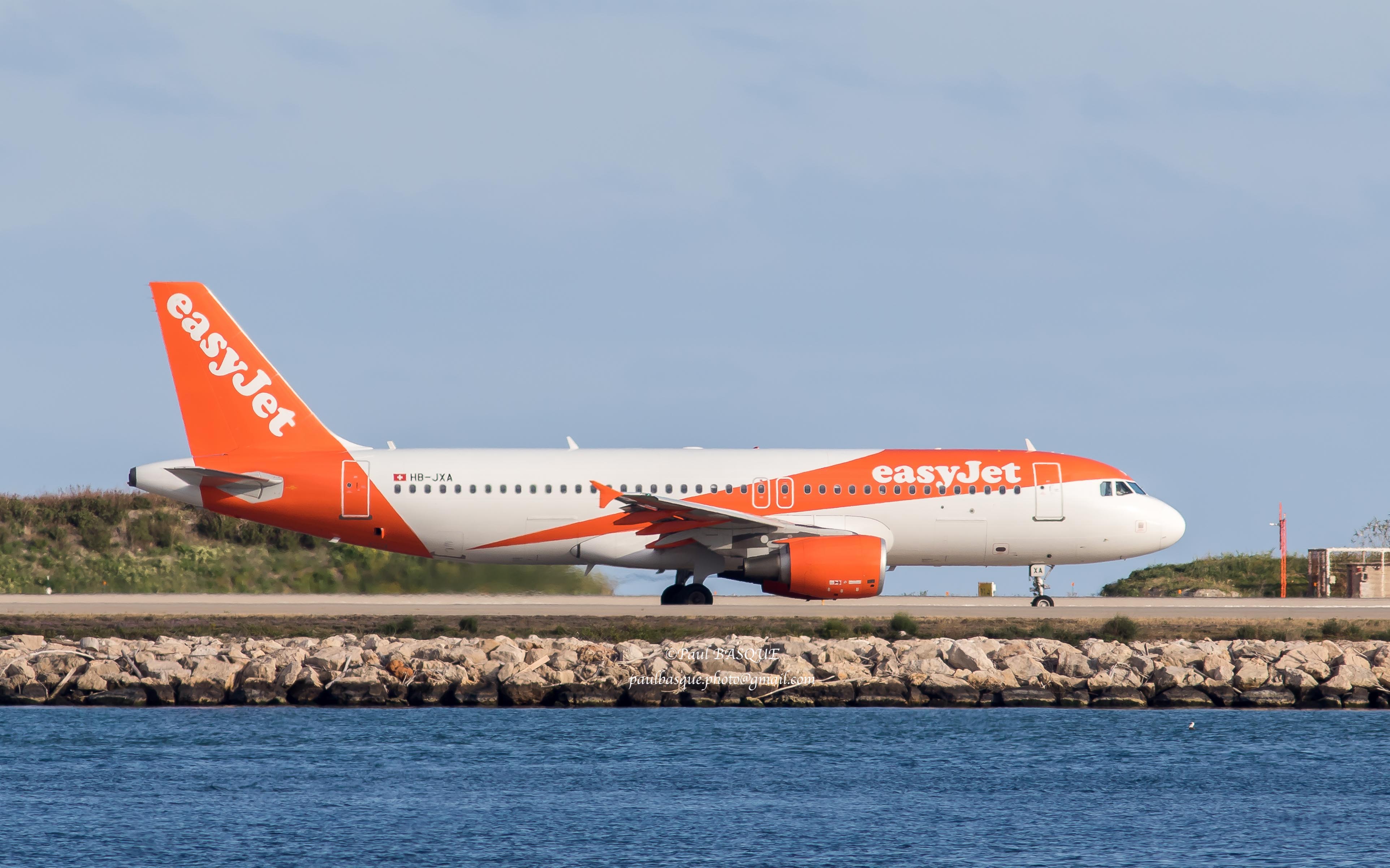 HB-JXA/HBJXA easyJet Switzerland Airbus A320-214 Photo by Erazkiel - AVSpotters.com