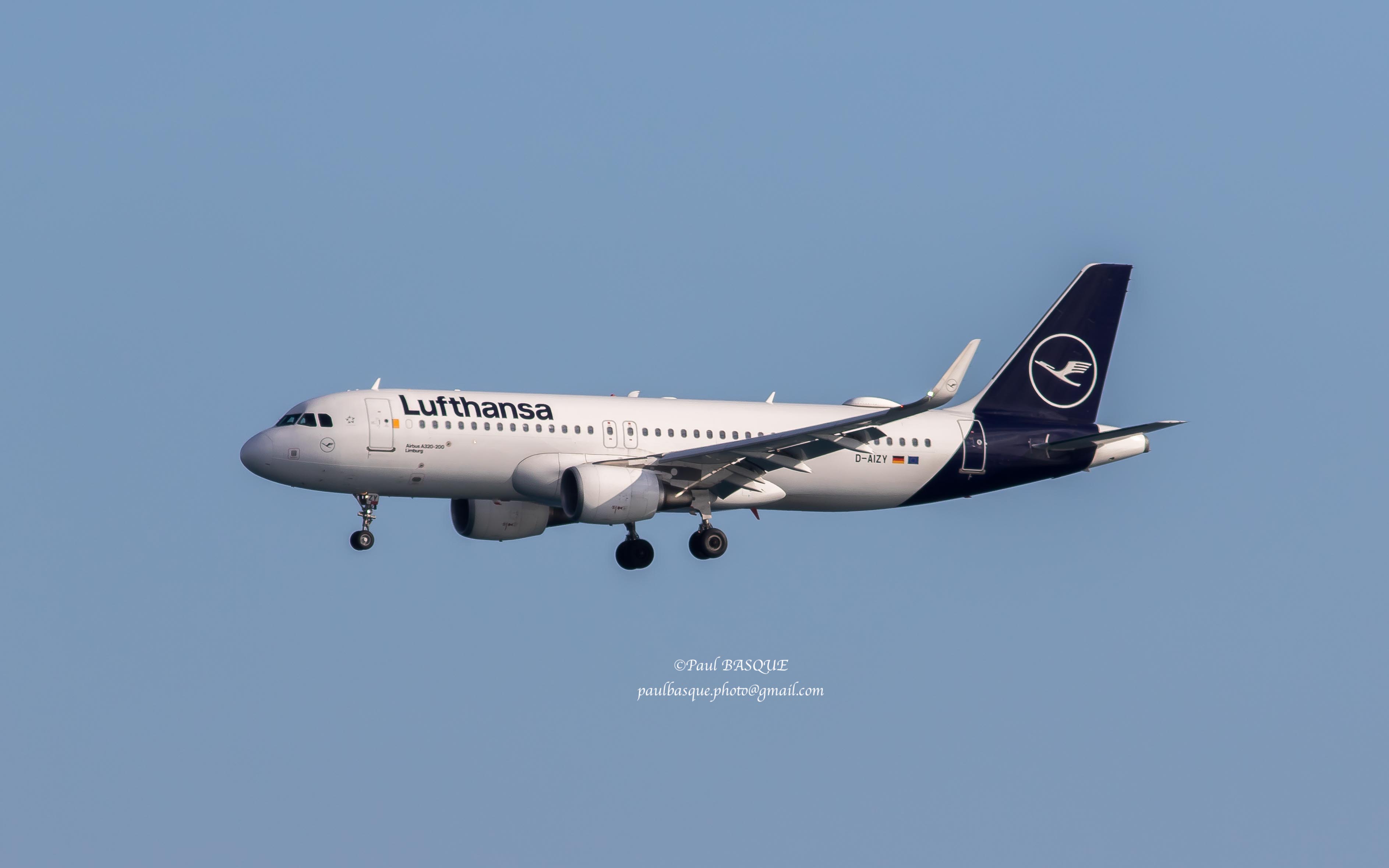 D-AIZY/DAIZY Lufthansa Airbus A320-214(SL) Photo by Erazkiel - AVSpotters.com