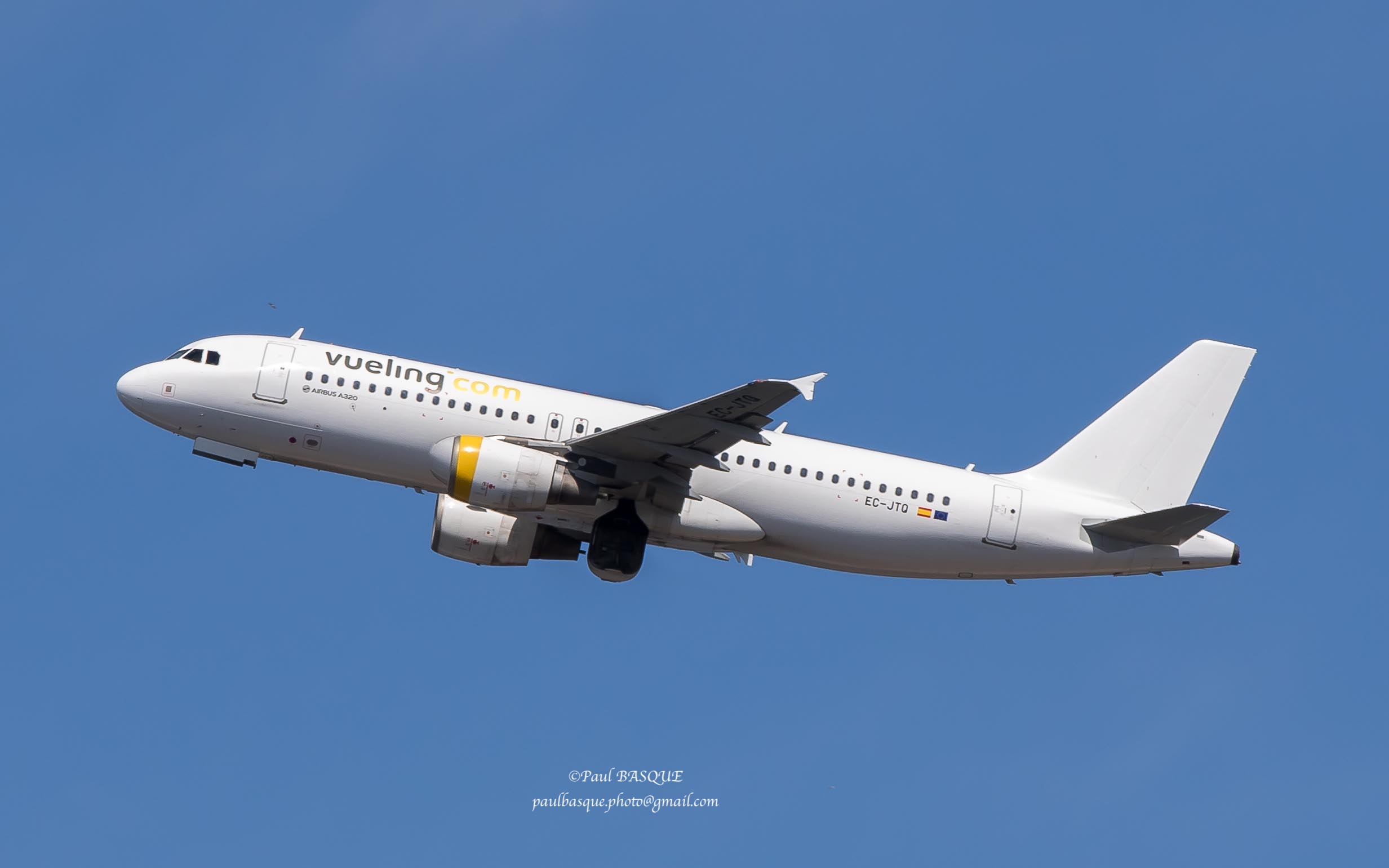 EC-JTQ/ECJTQ Vueling Airlines Airbus A320-214 Photo by Erazkiel - AVSpotters.com