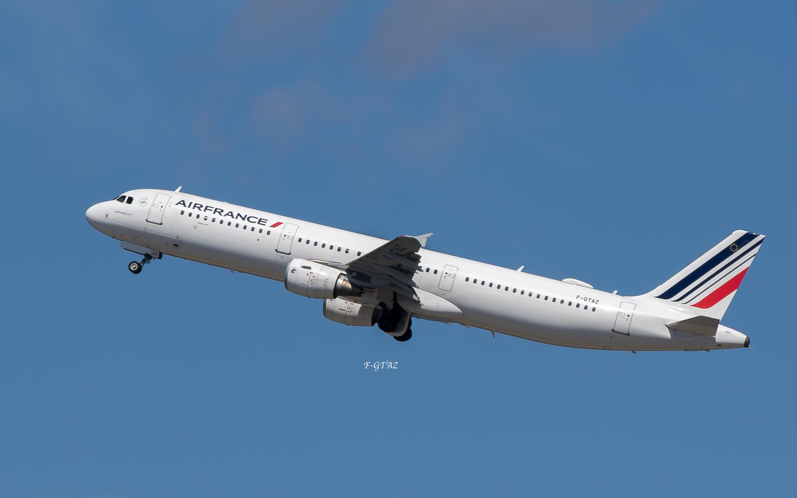 F-GTAZ/FGTAZ Air France Airbus A321-212 Photo by Erazkiel - AVSpotters.com