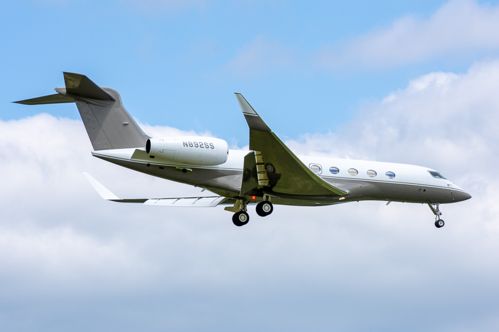 N892SS/N892SS Corporate Gulfstream G650ER Photo by colinw - AVSpotters.com